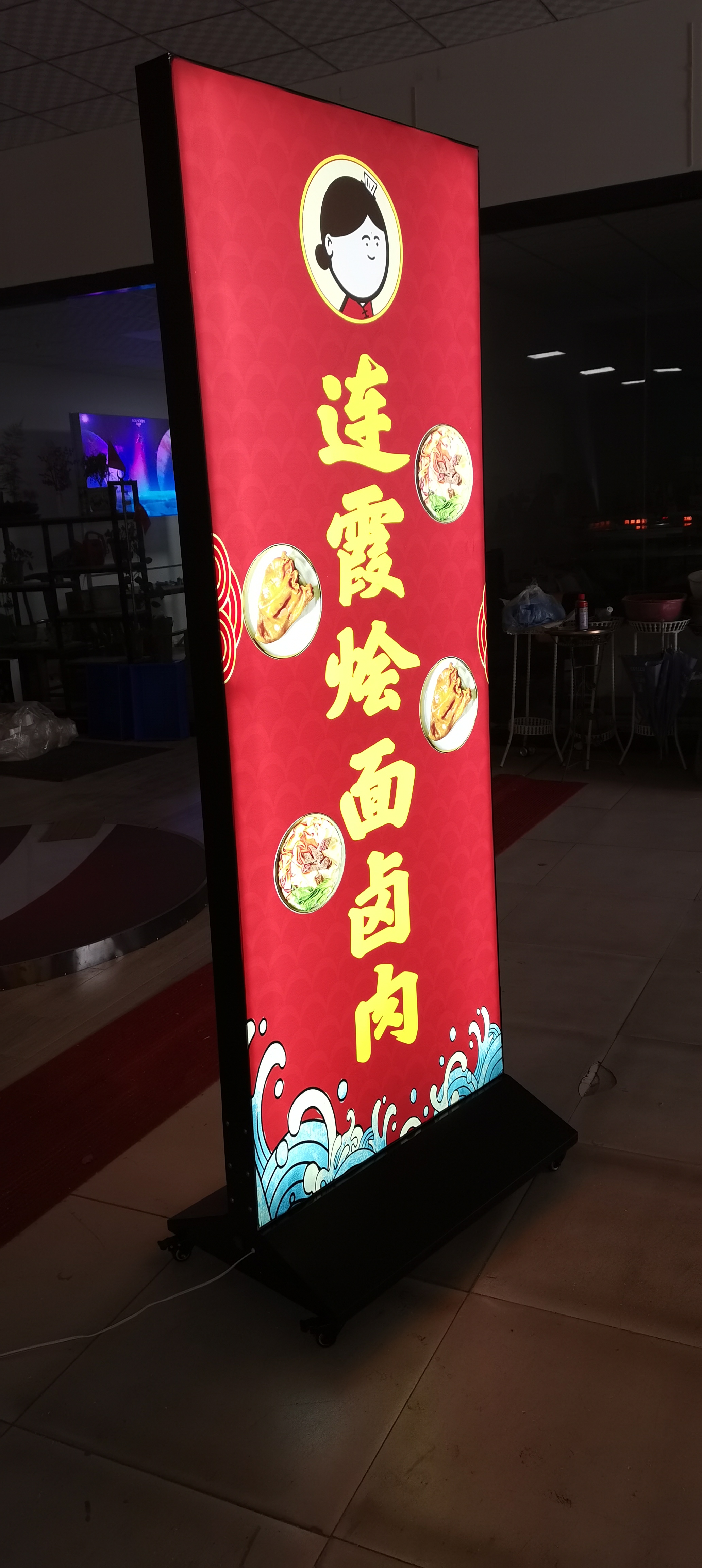 移动灯箱  广告制作
